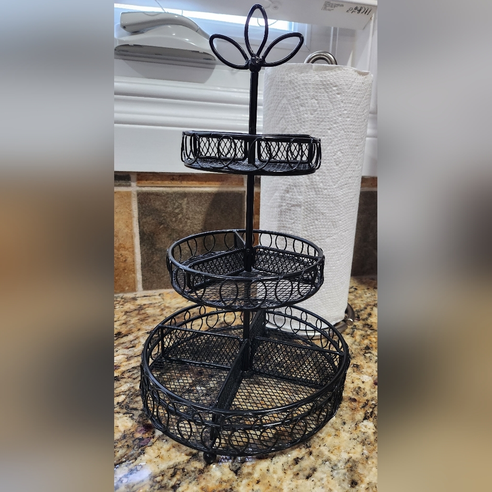 3 TIERED BLACK WIRED JEWELRY HOLDER.
